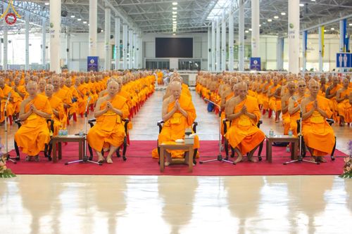 ภาพ No.151239:พิธีบูชาข้าวพระ ในวันอาทิตย์ต้นเดือน วันที่ 1 กันยายน พ.ศ. 2567 ณ สภาธรรมกายสากล วัดพระธรรมกาย