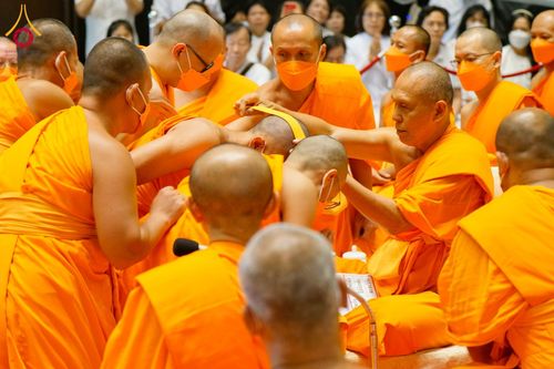 ภาพ No.62188:พิธีอุปสมบทในโครงการอุปสมบทหมู่ บูชาธรรมหลวงพ่อธัมมชโย พ.ศ.2567 ณ อุโบสถ วัดพระธรรมกาย จ.ปทุมธานี วันที่ 13-15 เมษายน พ.ศ. 2567