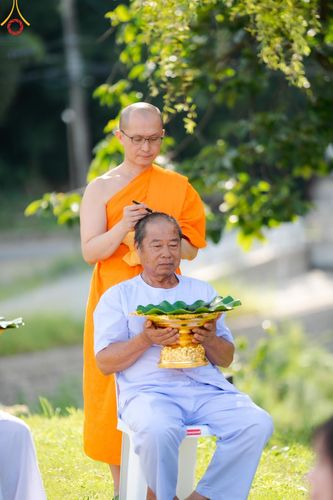 ภาพ No.147503:พิธีตัดปอยผม ขอขมา มอบบาตร ผ้าไตร โครงการปฐมอุปสมบท สมโภชอุโบสถ บูชาธรรม 80 ปี หลวงพ่อธัมมชโย ณ วัดพระธรรมกายโทชิหงิ ประเทศญี่ปุ่น วันพฤหัสบดีที่ 8 สิงหาคม พ.ศ. 2567