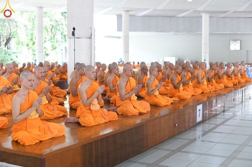 ภาพ No.162208:พิธีถวายภัตตาหารเมนูสวรรค์ เนื่องในวันออกพรรษา (ขึ้น 15 ค่ำ เดือน 11) วันพฤหัสบดีที่ 17 ตุลาคม พ.ศ. 2567 ณ หอฉันคุณยายอาจารย์ฯ วัดพระธรรมกาย