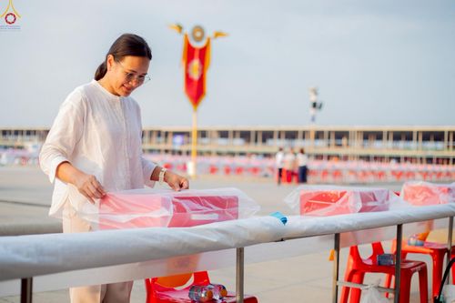 ภาพ No.225132:วันที่ 20 - 27 เมษายน พ.ศ. 2568 "ภาพแห่งความปลื้มที่ไม่มีวันจบ" คณะสงฆ์สามเณร เจ้าหน้าที่ และสาธุชน ร่วมแรงร่วมใจกันเตรียมงานและเก็บงาน เพื่อวันคุ้มครองโลก พิธีถวายมหาสังฆทานคณะสงฆ์ 40,000 กว่าวัดทั่วประเทศ