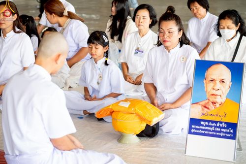 ภาพ No.215027:วันเสาร์ที่ 5 เมษายน พ.ศ. 2568 พิธีเวียนประทักษิณรอบพระมหาธรรมกายเจดีย์  พิธีวันทาเจดีย์ พิธีขอขมาและมอบผ้าไตร ในโครงการบรรพชาสามเณรฟื้นฟูพระพุทธศาสนาทั่วไทย , โครงการหน่อแก้วเปรียญธรรม รุ่นที่ 13 ,  โครงการสามเณรยุวธรรมทายาท รุ่นที่ 33 , โครงการสามเณรมั