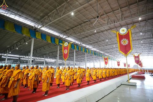 ภาพ No.75632:วัดพระธรรมกายจัด งานบุญวันอาทิตย์ต้นเดือน  มีกิจกรรมดังนี้ พิธีตักบาตร, พิธีบูชาข้าวพระ พระธรรมยาตรารับประกาศนียบัตร โครงการธรรมยาตราฯ ปีที่ 11 ในวันที่ 5 กุมภาพันธ์ พ.ศ. 2566 ณ วัดพระธรรมกาย อ.คลองหลวง จ.ปทุมธานี
