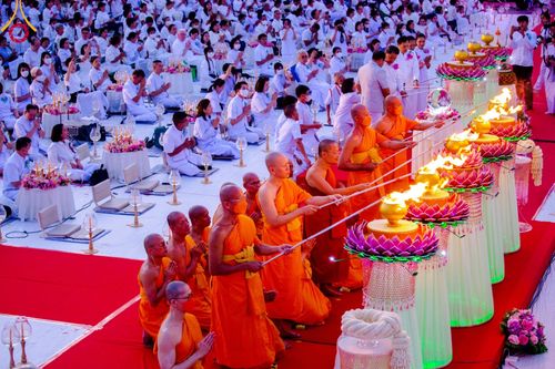 ภาพ No.109650:พิธีจุดประทีปถวายเป็นพุทธบูชา และบูชาธรรมมหาปูชนียาจารย์ วันที่ 10 มกราคม พ.ศ. 2567 ณ อนุสรณ์สถานคลองบางนางแท่น อ.สามพราน จ.นครปฐม