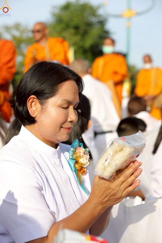 ภาพ No.235228:วันอาทิตย์ที่ 27 กรกฎาคม พ.ศ. 2568 พิธีตักบาตรพระ1,000 รูป ทำบุญเมืองพัทลุง ประธานสงฆ์ พระปริยัติวชิโรดม  เจ้าคณะจังหวัดพัทลุง ประธานฆราวาส นายรัฐศาสตร์ ชิดชู  ผู้ว่าราชการจังหวัดพัทลุง