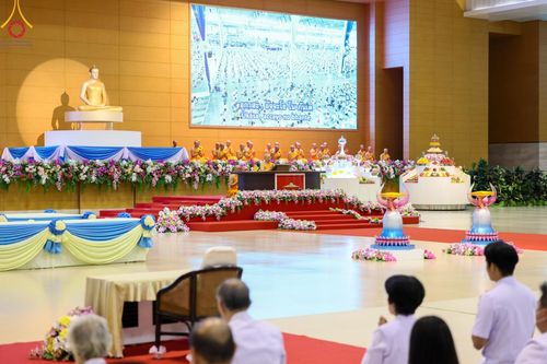 ภาพ No.177652:พิธีตักบาตรและพิธีบูชาข้าวพระ ในวันอาทิตย์ต้นเดือนที่ 1 ธันวาคม พ.ศ. 2567 ณ สภาธรรมกายสากล วัดพระธรรมกาย