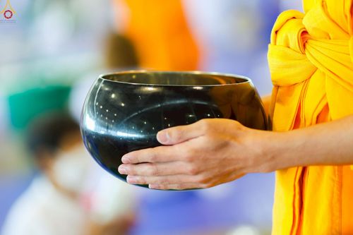 ภาพ No.240474:วันพุธที่ 27 สิงหาคม พ.ศ. 2568 พิธีตักบาตร ในวันธรรมชัย ณ วัดพระธรรมกาย จ.ปทุมธานี