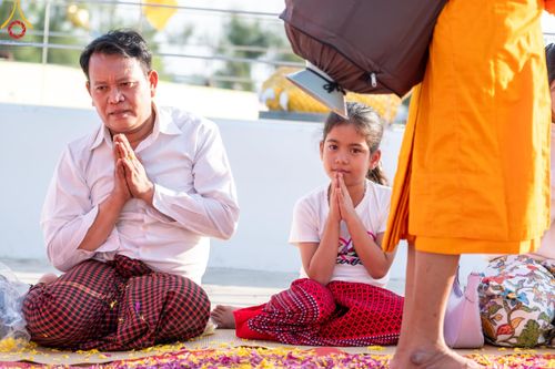 ภาพ No.198211:พิธีต้อนรับพระธรรมยาตรา ณ อนุสรณ์สถานลำดับที่ 5 สถานที่เผยแผ่วิชชาธรรมกายครั้งแรก อนุสรณ์สถานบางปลา วัดบางปลา อำเภอบางเลน จังหวัดนครปฐม ในโครงการธรรมยาตรา กตัญญูบูชา มหาปูชนียาจารย์ พระมงคลเทพมุนี(สด จนฺทสโร) พระผู้ปราบมาร ปีที่ 13 วัน 19 มกราคม พ.ศ.2568