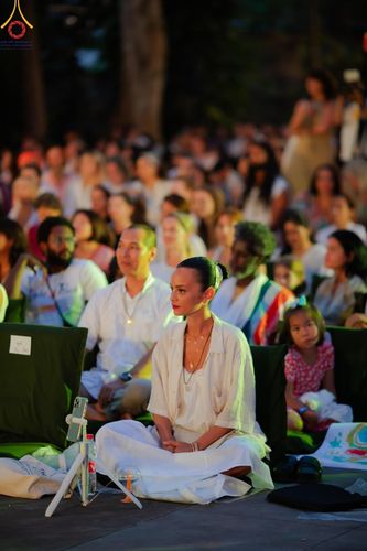 ภาพ No.156458:วัดพุทธบาหลีและวัดพระธรรมกาย จัดปฏิบัติธรรมนานาชาติ 1,151 คนจาก 78 ประเทศ ใน "วันสันติภาพสากล" ณ บาหลี อินโดนีเซีย วันเสาร์ที่ 21 กันยายน พ.ศ. 2567 เวลา 16.00-21.00 น. ณ พิพิธภัณฑ์ ARMA เมืองอูบุด จังหวัดบาหลี ประเทศอินโดนีเซีย