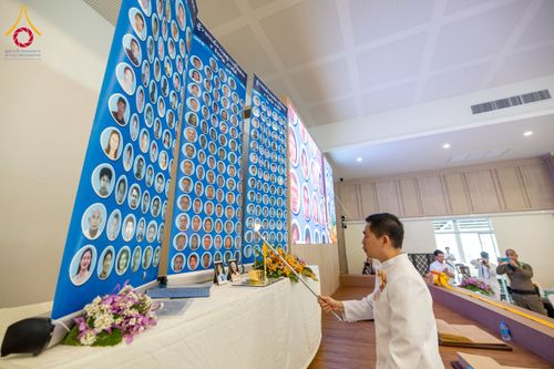 ภาพ No.212506:วันเสาร์ที่ 22 มีนาคม พ.ศ. 2568 พิธีถวายสังฆทานแด่คณะสงฆ์ 323 วัด ปีที่ 21 ครั้งที่ 175 พิธีมอบกองทุนหนุนแรงใจช่วยครูใต้ ปีที่ 18 ครั้งที่ 139 และพิธีทำบุญอุทิศส่วนกุศลให้ผู้วายชนม์ ณ ศูนย์ปฏิบัติธรรมภาคใต้ อำเภอบางกล่ำ จังหวัดสงขลา