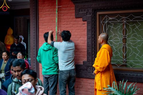 ภาพ No.209846:วันที่ 28 กุมภาพันธ์ พ.ศ.2568 พิธีเปิดโครงการบวชสามเณร พิธีถวายไทยธรรม พิธีขอขมามอบผ้าไตร  ณ เมืองปาตัน ประเทศเนปาล