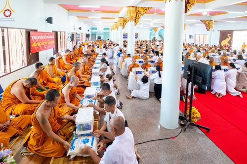 ภาพ No.131891:พิธีถวายสังฆทาน 323 วัด 4 จังหวัดชายแดนภาคใต้ ปีที่ 20 ครั้งที่ 167 และ พิธีมอบกองทุนหนุนแรงใจช่วยครูใต้ ปีที่ 17 ครั้งที่ 132 วันเสาร์ที่ 23 มีนาคม พ.ศ. 2567 ณ วัดมุจลินทวาปีวิหารพระอารามหลวง อ.หนองจิก จ.ปัตตานี