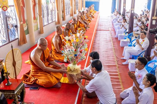 ภาพ No.199588:พิธีทอดผ้าป่าทำนุบำรุงศาสนสถาน ณ วัดศิลามูล ตำบลหินมูล อำเภอบางเลน จังหวัดนครปฐม ในโครงการธรรมยาตรา กตัญญูบูชา มหาปูชนียาจารย์ พระมงคลเทพมุนี(สด จนฺทสโร) พระผู้ปราบมาร อนุสรณ์สถาน 7 แห่ง ปีที่ 13 วันที่ 21 มกราคม พ.ศ. 2568