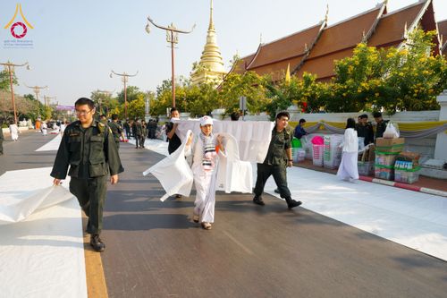 ภาพ No.208729:ตักบาตรพระ 1,743 รูป ครบรอบ 743 ปี นครน่าน ถวายเป็นพุทธบูชา น้อมบุญกุศลอุทิศให้บรรพบุรุษ วันอาทิตย์ ที่ 16 กุมภาพันธ์ พ.ศ. 2568 ณ ถนนคนเดินข่วงเมืองน่าน ต.ในเวียง อ.เมือง จ.น่าน