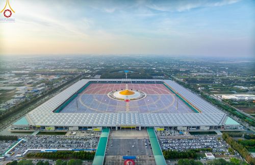 ภาพ No.221636:วันอังคารที่ 22 เมษายน พ.ศ. 2568 ภาพพิธีถวายมหาสังฆทานคณะสงฆ์ 40,000 กว่าวัดทั่วประเทศ เนื่องในวันคุ้มครองโลก ชุดที่ 2 (ปลื้มให้สมการรอคอย) ณ ลานธรรมพระมหาธรรมกายเจดีย์ วัดพระธรรมกาย