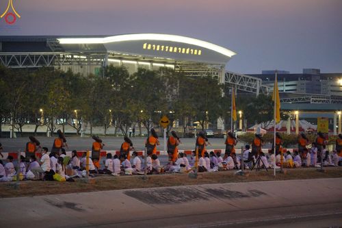ภาพ No.202087:พิธีต้อนรับพระธรรมยาตรา ณ อนุสรณ์สถานลำดับที่ 7 สถานที่ขยายวิชชาธรรมกาย วัดพระธรรมกาย ต.คลองสาม อ.คลองหลวง จ.ปทุมธานี ในโครงการธรรมยาตรา กตัญญูบูชา มหาปูชนียาจารย์ พระมงคลเทพมุนี(สด จนฺทสโร) พระผู้ปราบมาร อนุสรณ์สถาน 7 แห่ง ปีที่ 13 วันที่ 26 มกราคม 2568