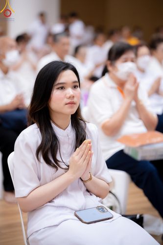 ภาพ No.145311:พิธีถวายผ้าอาบน้ำฝนและประทีปโคมไฟ ณ สภาธรรมกายสากล วัดพระธรรมกาย วันเสาร์ที่ 20 กรกฎาคม พ.ศ. 2567