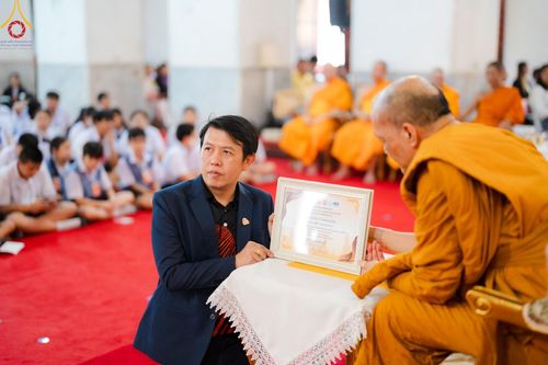 ภาพ No.184977:กิจกรรมวันรวมพลังเด็กดี V-Star ผู้นำฟื้นฟูศีลธรรมโลก กรุงเทพมหานคร ณ วัดมหาธาตุยุวราชรังสฤษฎิ์ราชวรมหาวิหาร กรุงเทพมหานคร ในวันที่ 13 ธันวาคม พ.ศ. 2567