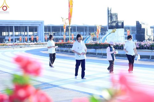 ภาพ No.124185:V.26 มาฆะ มากันนะ การรับบุญเตรียมงาน ของเจ้าหน้าที่หน่วยงานต่างๆ เพื่อวันมาฆบูชา วันเสาร์ที่ 24 กุมภาพันธ์  พ.ศ. 2567 ณ วัดพระธรรมกาย จ.ปทุมธานี