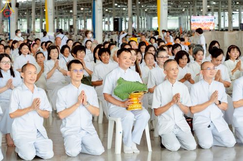 ภาพ No.223225:วันที่ 2 -10 พฤษภาคม พ.ศ. 2568 พิธีตัดปอยผม ปลงผม พิธีขอขมาลาอุปสมบทอุทิศชีวิต ของอุบาสก พิสิทธิ์ หมื่นแกล้ว  ณ วัดพระธรรมกาย