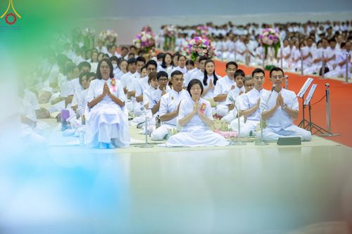 ภาพ No.222844:วันอาทิตย์ต้นเดือนที่ 4 พฤษภาคม พ.ศ. 2568 พิธีบูชาข้าวพระ ณ สภาธรรมกายสากล วัดพระธรรมกาย