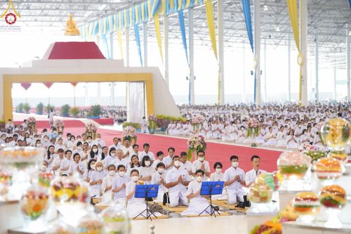 ภาพ No.123095:พิธีตักบาตร และพิธีบูชาข้าวพระ ในวันอาทิตย์ต้นเดือนที่ 4 กุมภาพันธ์ พ.ศ. 2567 ณ วัดพระธรรมกาย จ.ปทุมธานี