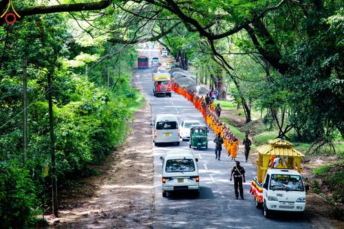 ภาพ No.139935:PhotoStory มหาศรัทธา ธรรมยาตราศรีลังกา EP.2 พิธีเปิดโครงการสยาม-ลังกา ธรรมยาตรา ฉลองเทศกาลวิสาขบูชาแห่งชาติ ศรีลังกา บูชาธรรม 80 ปีหลวงพ่อธัมมชโย เมื่อวันที่ 17 พฤษภาคม พ.ศ. 2567