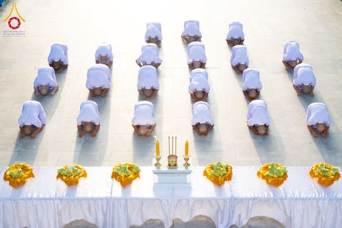 ภาพ No.244611:วันเสาร์ที่ 6 กันยายน พ.ศ. 2568 พิธีเวียนประทักษิณ และวันทาสีมาของนาคธรรมทายาท โครงการอุปสมบทหมู่บูชาธรรมครบรอบ 108 ปี วันครูผู้ค้นพบวิชชาธรรมกาย ณ โบสถ์พระไตรปิฎก วัดพระธรรมกาย