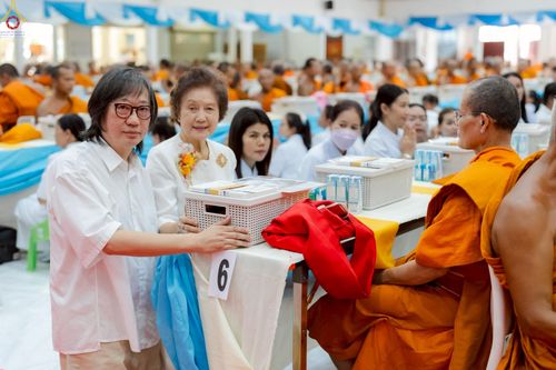 ภาพ No.233603:วันจันทร์ที่ 7 กรกฎาคม พ.ศ. 2568 จังหวัดบุรีรัมย์รวมใจ สัมมนาคณะสงฆ์ เพื่อฟื้นฟูพระพุทธศาสนา  โครงการทอดกฐินสามัคคีทั่วไทย 30,000 วัด ประจำปีพุทธศักราช 2568 และพิธีถวายมหาสังฆทาน 300 กว่าวัด โดยคณะศิษยานุศิษย์ บูชาธรรม 81 ปี หลวงพ่อธัมมชโย  ณ วัดกลาง พระ