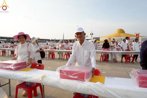 ภาพ No.219150:วันที่ 19-21 เมษายน พ.ศ. 2568 การเตรียมงานในลานธรรม , วิหารคด เพื่องานวันคุ้มครองโลก 22 เมษายน พ.ศ. 2568