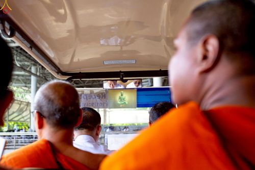 ภาพ No.236010:วันที่ 3 สิงหาคม พ.ศ. 2568 ภาพบรรยากาศ การต้อนรับปฎิสันถาร ของคณะสงฆ์ ในวันสมาธิโลก พิธีถวายมหาสังฆทาน 2,000 กว่าวัด ณ วัดพระธรรมกาย