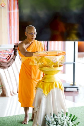 ภาพ No.234289:พิธีมุทิตาสักการะ "พระสิริรัตนเมธี" เจ้าคณะจังหวัดเลย ,พิธีถวายไทยธรรม ๙ วัด และพิธีทอดผ้าป่าเพื่อสร้างทุกสิ่ง  ในวาระทำบุญครบรอบ ๑๐ ปี ณ ศูนย์ปฏิบัติธรรมแก้วภูเรือ อ.ภูเรือ จ.เลย