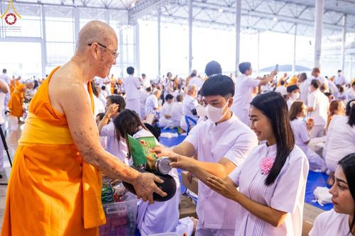 ภาพ No.207309:พิธีตักบาตร และปฏิบัติธรรมช่วงสาย ในวันมาฆบูชา วันพุธที่ 12 กุมภาพันธ์ พ.ศ. 2568 ณ วัดพระธรรมกาย จังหวัดปทุมธานี