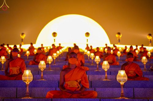 ภาพ No.77270:พิธีจุดมาฆประทีป ในวันมาฆบูชา อาทิตย์ต้นเดือนที่ 6 มีนาคม พ.ศ. 2566 ณ วัดพระธรรมกาย อ.คลองหลวง จ.ปทุมธานี