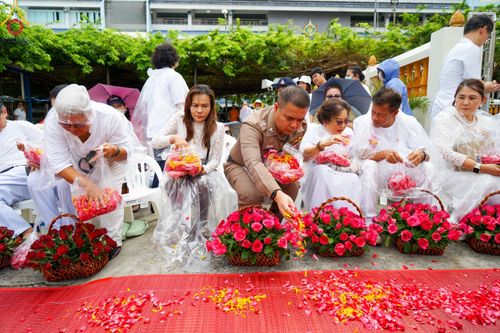 ภาพ No.128273:พิธีอัญเชิญพระบรมสารีริกธาตุ " ใจกลางเมืองนครหาดใหญ่ " เพื่อประดิษฐาน ณ มหารัตนเจดีย์สิริปทุมสวรรค์ (เจดีย์อริยพุทธะ 5 พระองค์) ศูนย์ปฏิบัติธรรมภาคใต้ อ.บางกล่ำ จ.สงขลา  วันที่ 9 มีนาคม พ.ศ.2567 (ชุดที่ 1)