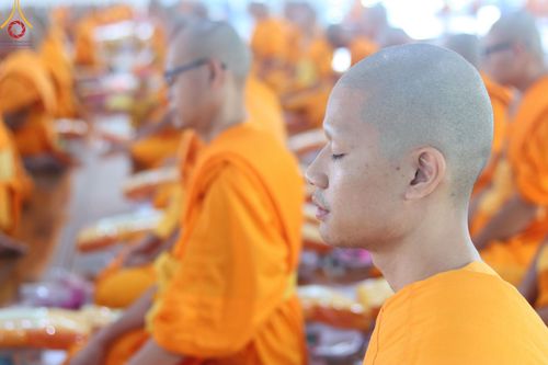 ภาพ No.177448:พิธีถวายภัตตาหารเมนูสวรรค์ และพิธีบุพเปตพลี ครั้งที่ 158 ร่วมอุทิศบุญแด่หมู่ญาติที่ล่วงลับไปแล้ว และสืบทอดอายุพระพุทธศาสนา ณ วัดพระธรรมกาย วันที่ 30 พฤศจิกายน พ.ศ.2567 (วันพระ แรม 15 ค่ำ เดือน 12)