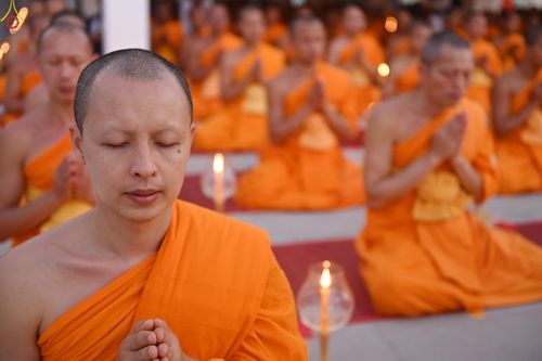 ภาพ No.302880:วันที่ 24 มกราคม พ.ศ. 2569 พิธีจุดประทีปธรรมถวายเป็นพุทธบูชา  และบูชาธรรมมหาปูชนียาจารย์  ณ อาคารธรรมยาตรา กตัญญูบูชามหาปูชนียาจารย์  ตรงข้ามวัดปากน้ำภาษีเจริญ จ.กรุงเทพมหานคร ในโครงการธรรมยาตรา กตัญญูบูชา มหาปูชนียาจารย์ พระมงคลเทพมุนี(สด จนฺทสโร) พระผู