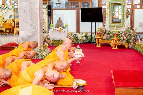 ภาพ No.342114:วันศุกร์ที่ 31 กรกฎาคม พ.ศ.2569 พระภิกษุวัดพระธรรมกาย ทำวัตรพระผู้ใหญ่เนื่องในวันเข้าพรรษา
