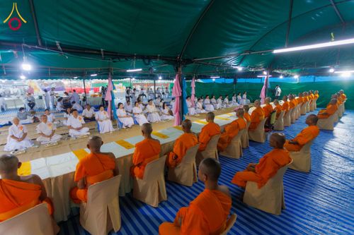 ภาพ No.298488:วันที่ 20 มกราคม พ.ศ. 2569 พิธีถวายภัตตาหารเป็นสังฆทาน แด่พระธรรมยาตรา ณ อนุสรณ์สถานบางปลา วัดบางปลา อำเภอบางเลน จังหวัดนครปฐม ในโครงการธรรมยาตรา กตัญญูบูชา มหาปูชนียาจารย์ พระมงคลเทพมุนี(สด จนฺทสโร) พระผู้ปราบมาร อนุสรณ์สถาน 7 แห่ง ปีที่ 14