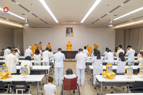 ภาพ No.324875:วันพฤหัสบดีที่ 23 เมษายน พ.ศ.2569  หลวงพ่อทัตตชีโว รองเจ้าอาวาสวัดพระธรรมกาย ถวายการต้อนรับและปฏิสันถารคณะชาวอินโดนีเซีย