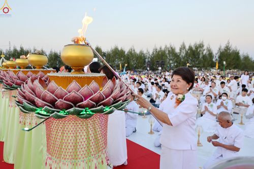 ภาพ No.302151:วันที่ 23 มกราคม พ.ศ. 2569 พิธีจุดประทีปธรรมถวายเป็นพุทธบูชา (ภาพชุดที่ 2) และบูชาธรรมมหาปูชนียาจารย์  ณ อนุสรณ์สถานลำดับที่ 5 สถานที่เผยแผ่วิชชาธรรมกายครั้งแรก อนุสรณ์สถานบางปลา วัดบางปลา อำเภอบางเลน จังหวัดนครปฐม ในโครงการธรรมยาตรา กตัญญูบูชา มหาปูชนีย