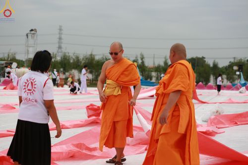 ภาพ No.119583:V.18 ทันทีม การเตรียมงาน เก็บงาน การรับบุญของเจ้าหน้าที่หน่วยงานต่างๆ เพื่อโครงการธรรมยาตรา กตัญญูบูชามหาปูชนียาจารย์ พระมงคลเทพมุนี (สด จนฺทสโร) พระผู้ปราบมาร อนุสรณ์สถาน 7 แห่ง ปีที่ 12 ระหว่างวันที่ 2 - 31 มกราคม พ.ศ.2567