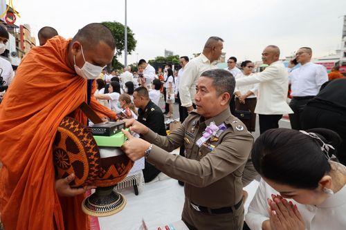 ภาพ No.126239:พิธีทำบุญเมืองนครราชสีมา ฉลอง 556 ปี ตักบาตรพระ 10,000 รูป ในวันเสาร์ที่ 2 มีนาคม พ.ศ.2567 ณ อนุสาวรีย์ท้าวสุรนารี จ.นครราชสีมา จัดโดย คณะสงฆ์จังหวัดนครราชสีมา ร่วมกับสำนักงานจังหวัดนครราชสีมา