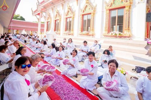 ภาพ No.110584:พิธีต้อนรับพระธรรมยาตรา ในโครงการธรรมยาตรากตัญญูบูชา มหาปูชนียาจารย์ พระมงคลเทพมุนี(สด จนฺทสโร) พระผู้ปราบมาร อนุสรณ์สถาน 7 แห่ง ปีที่ 12 วันที่ 11 มกราคม พ.ศ. 2567 ณ อนุสรณ์สถานลำดับที่ 3 สถานที่เกิดใหม่ในเพศสมณะ วัดสองพี่น้อง จ.สุพรรณบุรี