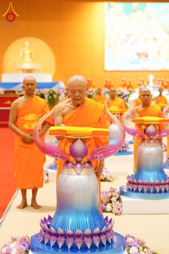 ภาพ No.134499:พิธีทอดผ้าป่าสมทบ มหาสังฆทาน 10,000 วัด ทั่วไทย วันอาทิตย์ต้นเดือนที่ 7 เมษายน พ.ศ.2567 ณ ห้องแก้วสารพัดนึก 1 สภาธรรมกายสากล  วัดพระธรรมกาย จ.ปทุมธานี