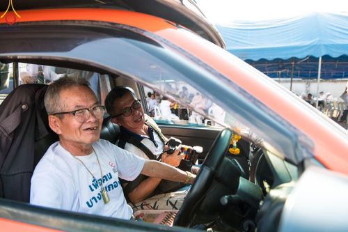 ภาพ No.117148:V.16 เป็นทีม การเตรียมงาน เก็บงาน การรับบุญของเจ้าหน้าที่หน่วยงานต่างๆ เพื่อโครงการธรรมยาตรา กตัญญูบูชามหาปูชนียาจารย์ พระมงคลเทพมุนี (สด จนฺทสโร) พระผู้ปราบมาร อนุสรณ์สถาน 7 แห่ง ปีที่ 12 ระหว่างวันที่ 2 - 31 มกราคม พ.ศ. 2567