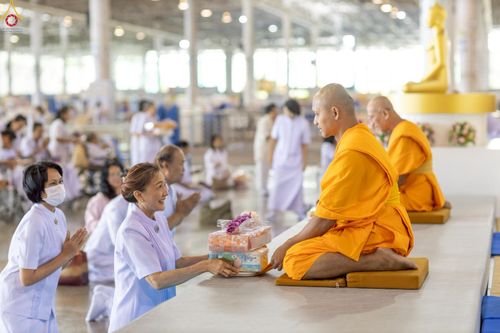 ภาพ No.240594:วันพุธที่ 27 สิงหาคม พ.ศ. 2568 พิธีตักบาตร ในวันธรรมชัย ณ วัดพระธรรมกาย จ.ปทุมธานี