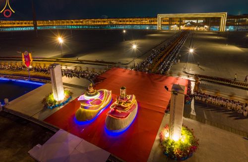 ภาพ No.120509:พิธีต้อนรับพระธรรมยาตรา ในโครงการธรรมยาตรา กตัญญูบูชา มหาปูชนียาจารย์ พระมงคลเทพมุนี(สด จนฺทสโร) พระผู้ปราบมาร อนุสรณ์สถาน 7 แห่ง ปีที่ 12 วันที่ 28 มกราคม พ.ศ. 2567 ณ วัดพระธรรมกาย จ.ปทุมธานี (ชุดที่ 2)