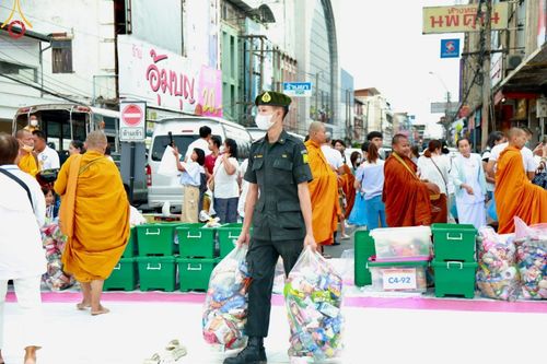 ภาพ No.126967:V.30 เต็มที่ เพื่อโคราช การเตรียมงาน ปฏิบัติงาน และเก็บงาน ของเจ้าหน้าที่หน่วยงานต่างๆ ทุกภาคส่วน เพื่อพิธีทำบุญเมืองนครราชสีมา ฉลอง 556 ปี ตักบาตรพระ 10,000 รูป ในวันเสาร์ที่ 2 มีนาคม พ.ศ.2567 ณ อนุสาวรีย์ท้าวสุรนารี จ.นครราชสีมา จัดโดย คณะสงฆ์จังหวัดนค