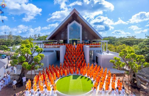 ภาพ No.248915:วันที่ 20 กันยายน พ.ศ. 2568 พิธีอัญเชิญรูปหล่อหลวงปู่วัดปากน้ำ ภาษีเจริญ จากวัดมงคลนิมิตร พระอารามหลวง เพื่อประดิษฐาน ณ วิหารพระมงคลเทพมุนี (สด จนฺทสโร)  ศูนย์ปฏิบัติธรรมภูเก็ต จ.ภูเก็ต